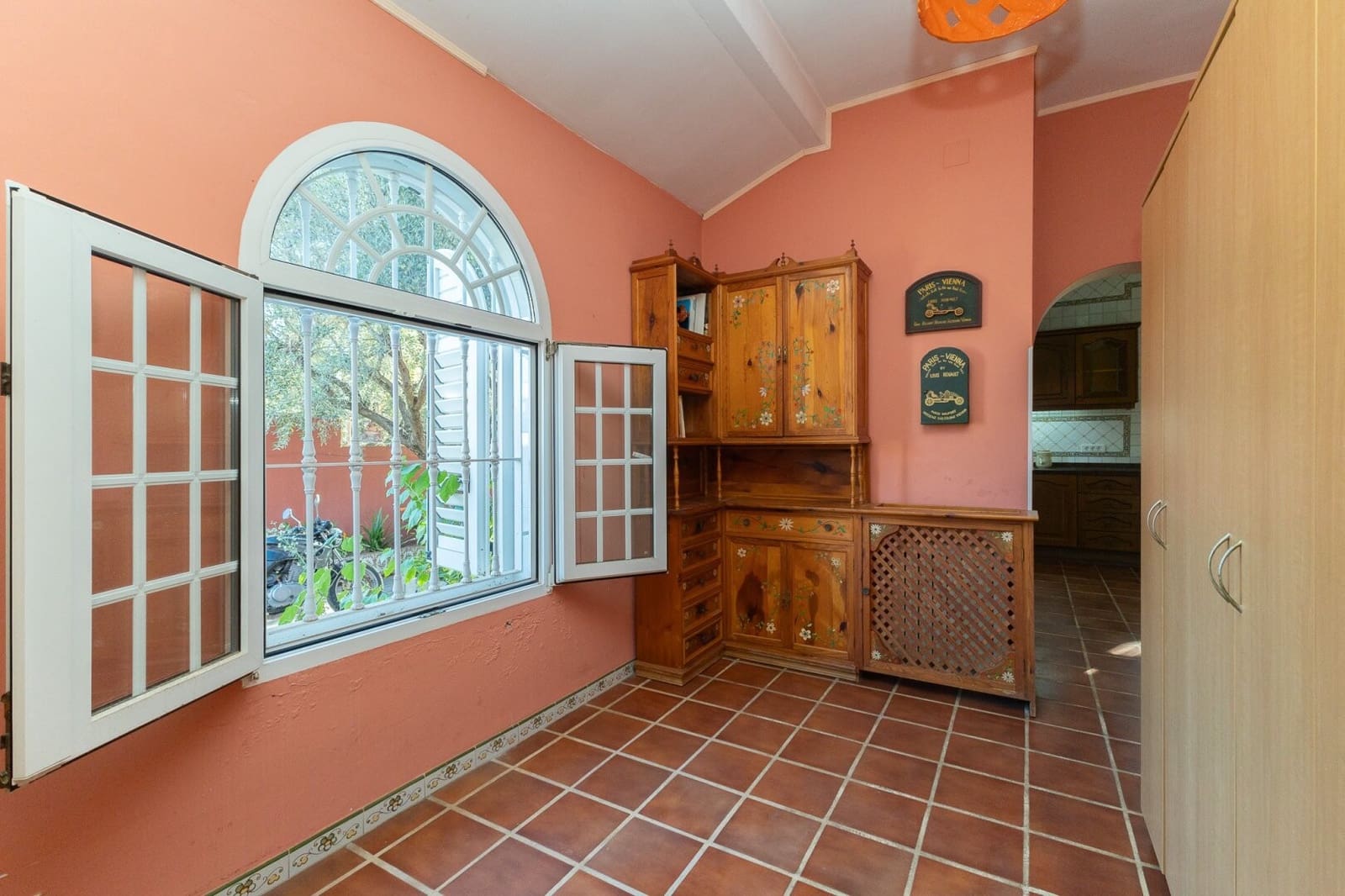 7 soveværelse Villa til salg i La Pobla de Vallbona med swimmingpool garage - € 830.000 (Ref: 8809074)