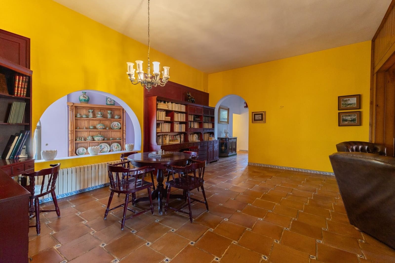 7 soveværelse Villa til salg i La Pobla de Vallbona med swimmingpool garage - € 830.000 (Ref: 8809074)