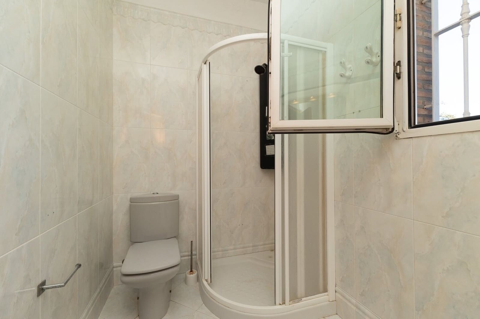 7 soveværelse Villa til salg i La Pobla de Vallbona med swimmingpool garage - € 830.000 (Ref: 8809074)