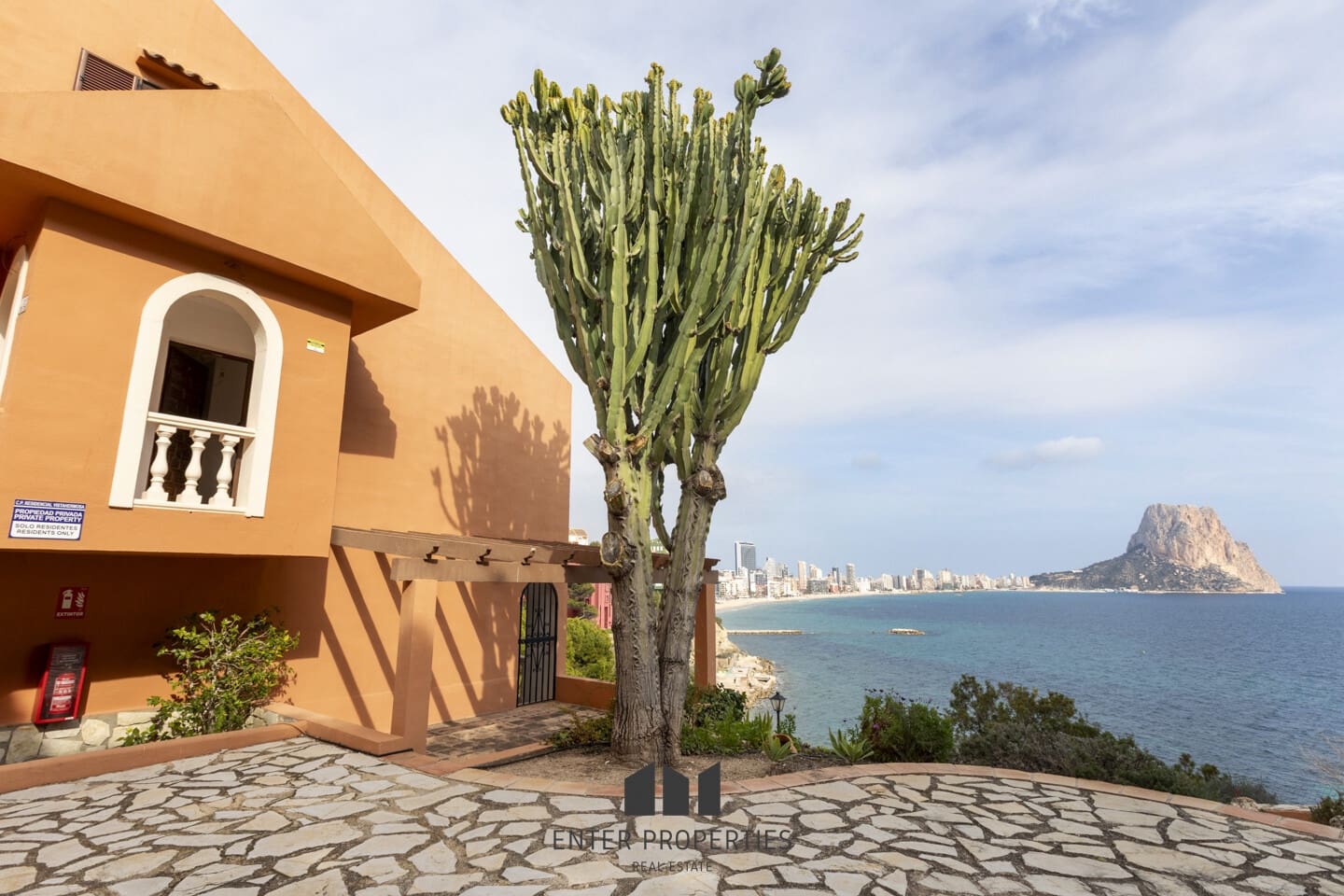 3 soveværelse Semi-Rækkehus til salg i Calpe / Calp med swimmingpool - € 499.000 (Ref: 8836201)