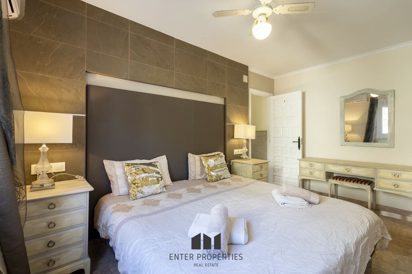 5 soveværelse Villa til salg i Calpe / Calp med swimmingpool garage - € 1.100.000 (Ref: 8875123)