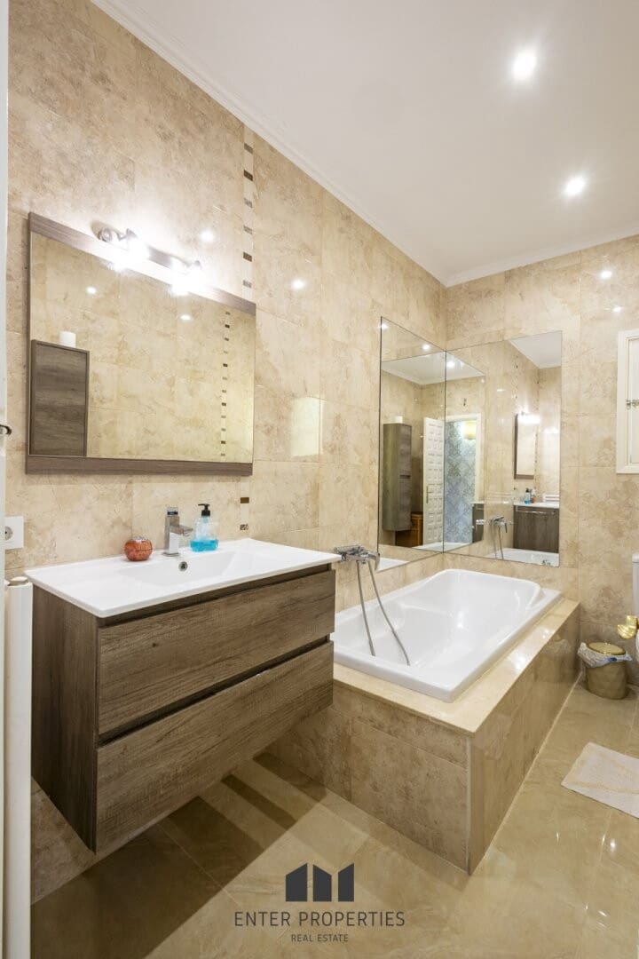 5 soveværelse Villa til salg i Calpe / Calp med swimmingpool garage - € 1.100.000 (Ref: 8875123)