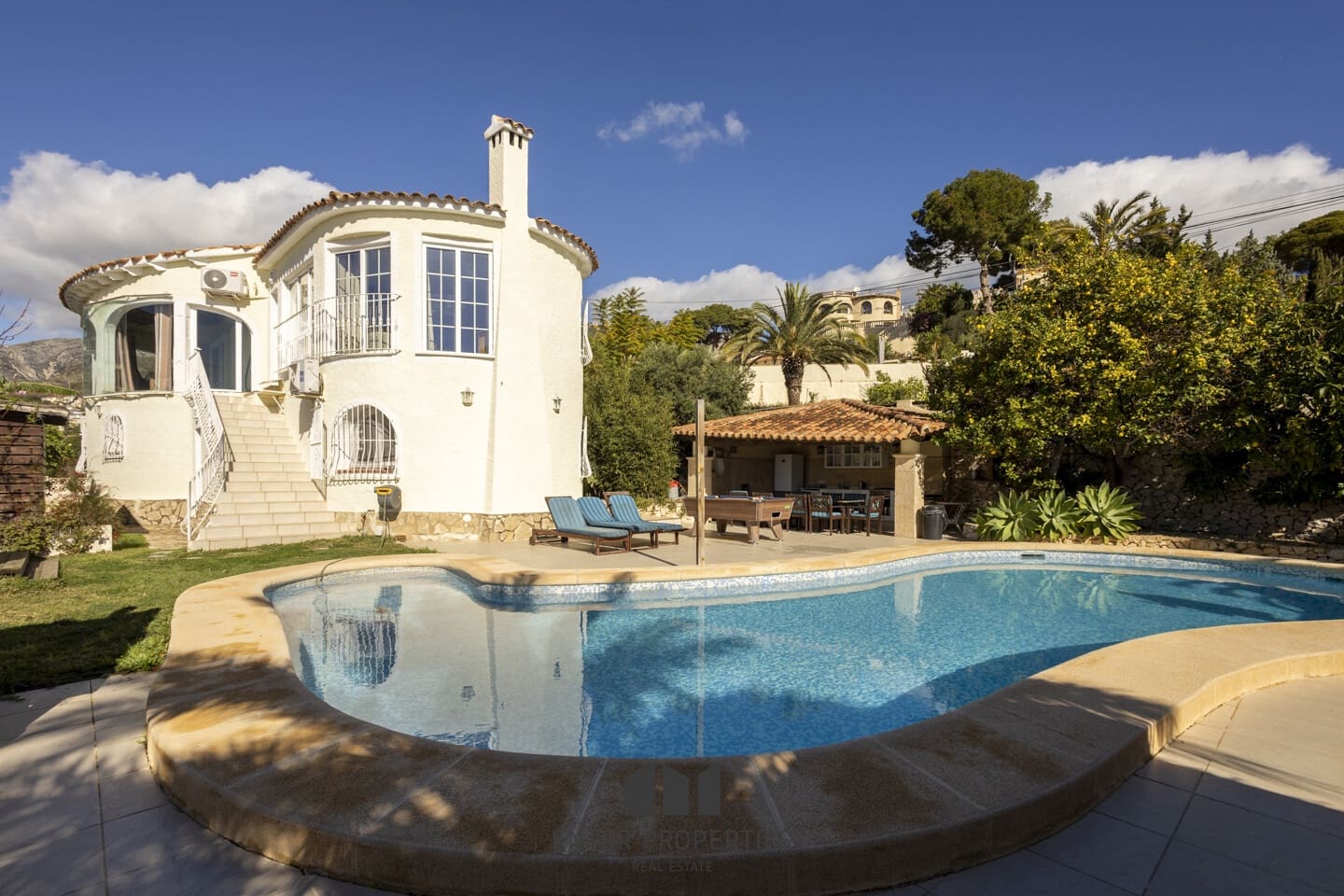 5 soveværelse Villa til salg i Calpe / Calp med swimmingpool garage - € 1.100.000 (Ref: 8875123)