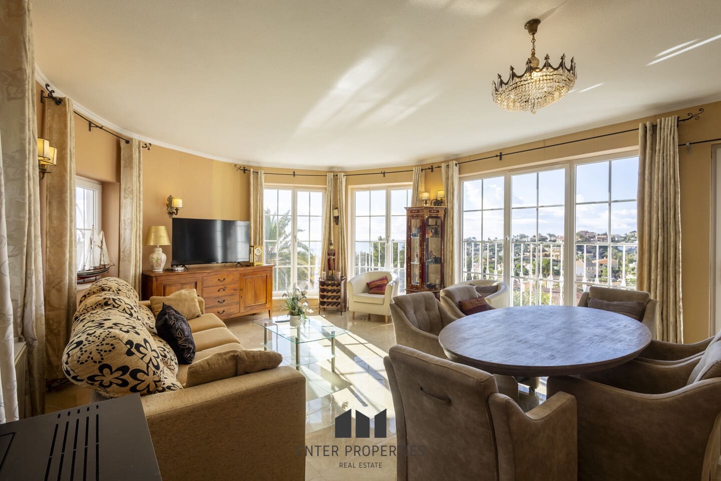 5 soveværelse Villa til salg i Calpe / Calp med swimmingpool garage - € 1.100.000 (Ref: 8875123)