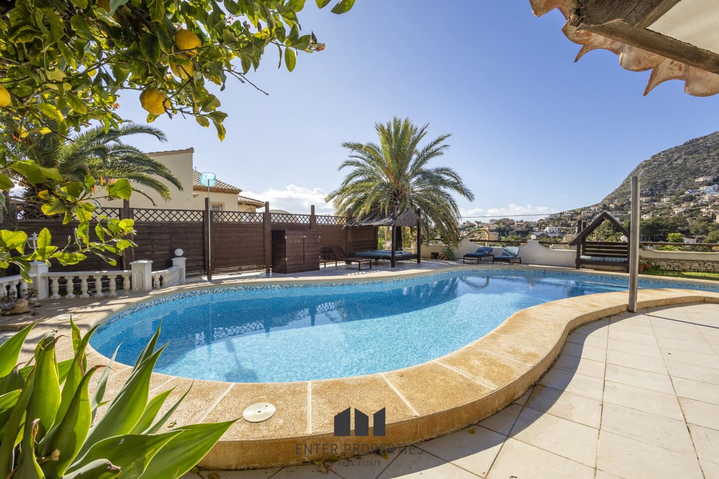 5 soveværelse Villa til salg i Calpe / Calp med swimmingpool garage - € 1.100.000 (Ref: 8875123)