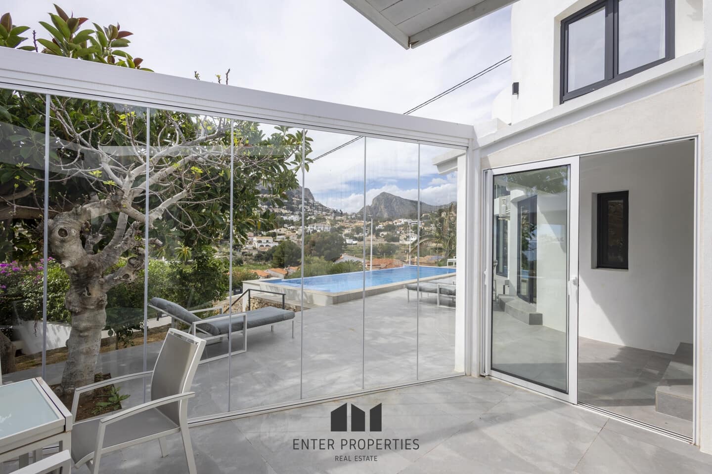 5 soveværelse Villa til salg i Calpe / Calp med swimmingpool garage - € 1.200.000 (Ref: 8879167)