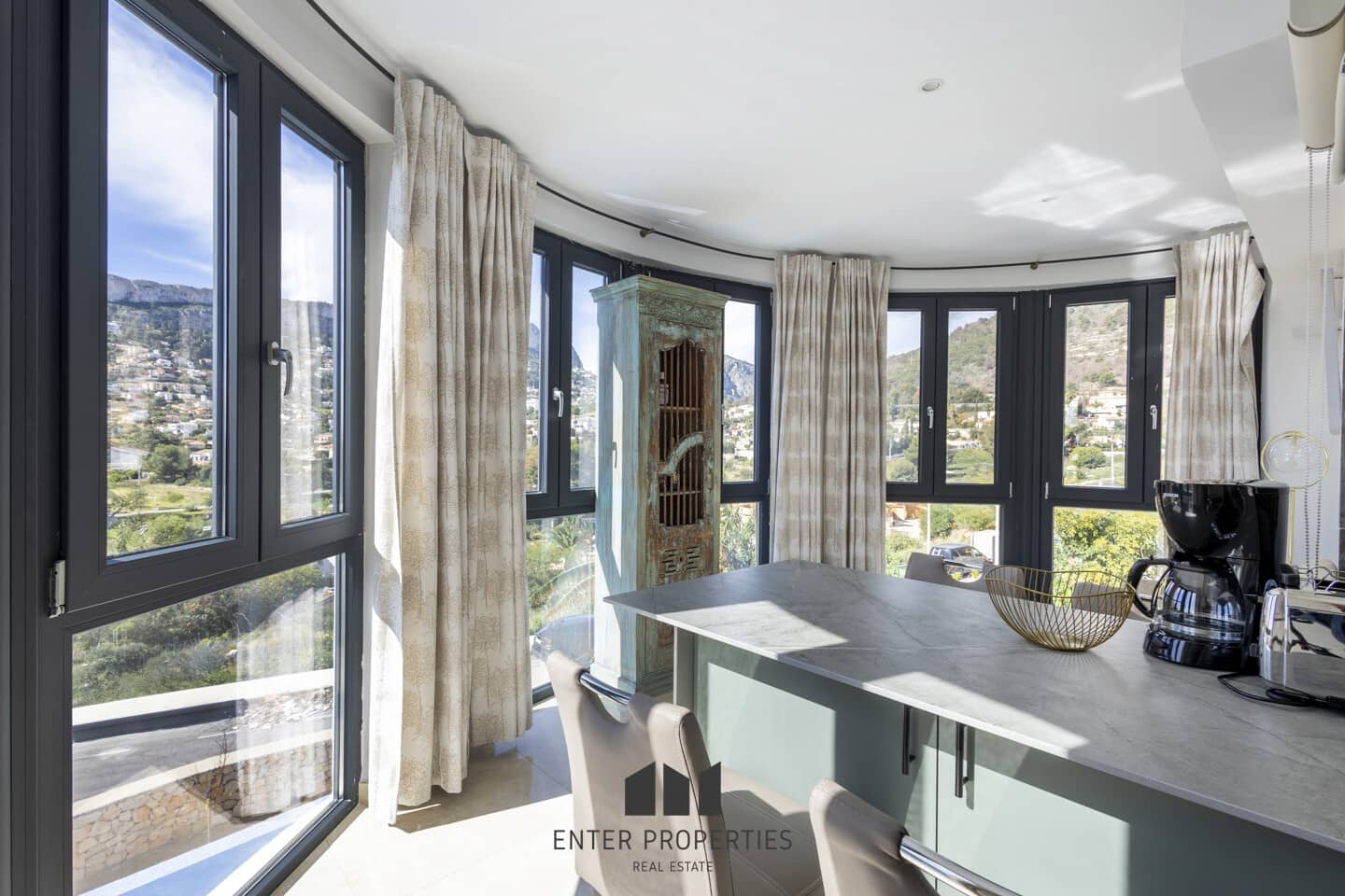 5 soveværelse Villa til salg i Calpe / Calp med swimmingpool garage - € 1.200.000 (Ref: 8879167)