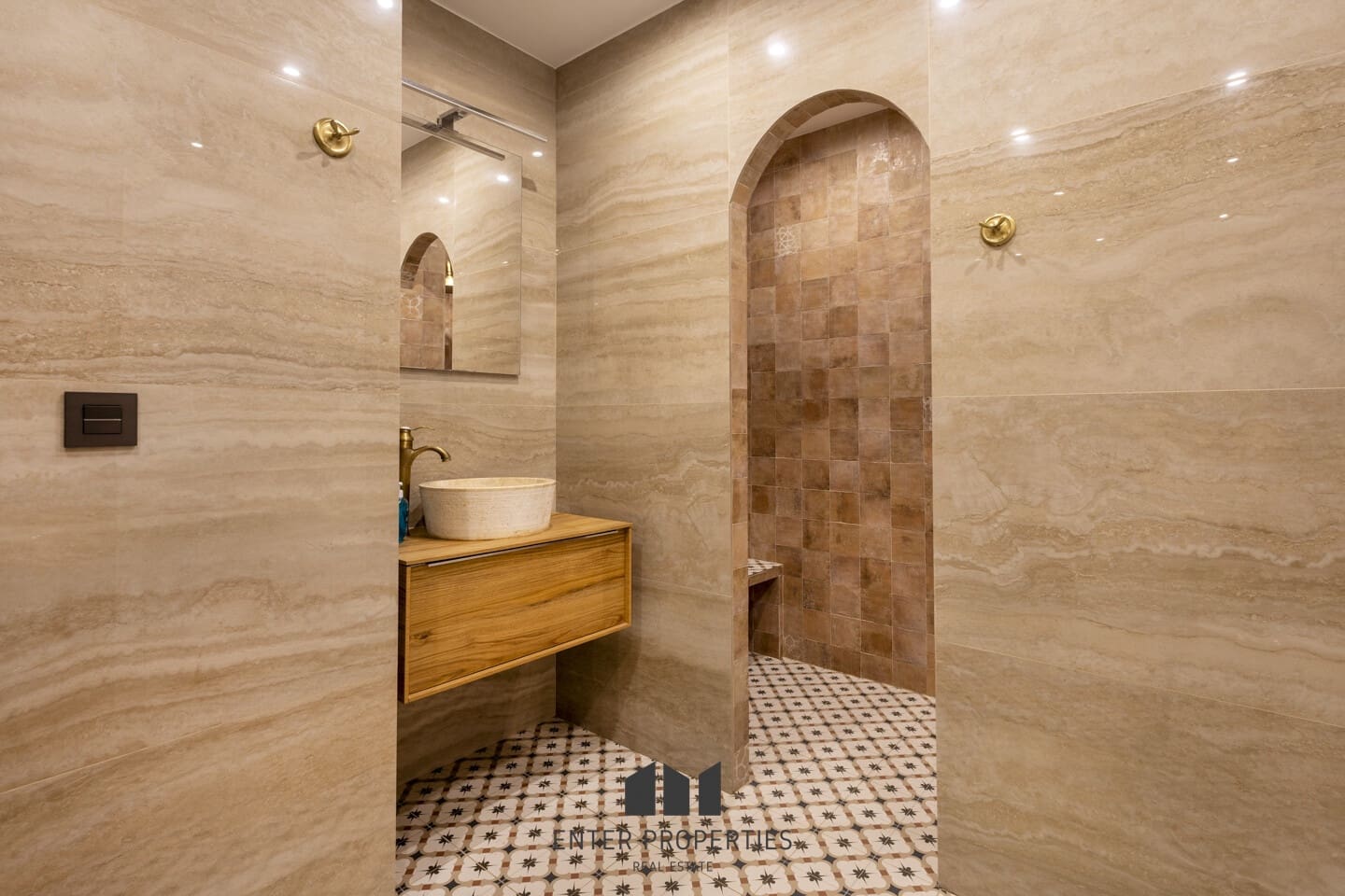 5 soveværelse Villa til salg i Calpe / Calp med swimmingpool garage - € 1.200.000 (Ref: 8879167)