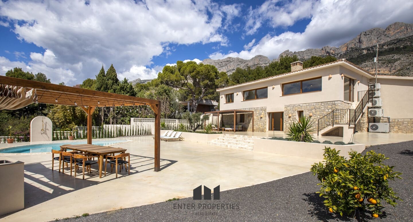 4 makuuhuone Huvila myytävänä paikassa Altea mukana uima-altaan - 1 390 000 € (Ref: 8910732)