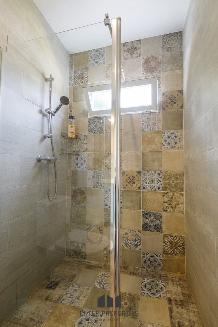 5 sypialnia Willa na sprzedaż w Calpe / Calp z basenem garażem - 635 000 € (Ref: 8920922)