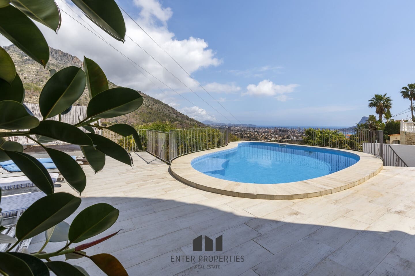 5 sypialnia Willa na sprzedaż w Calpe / Calp z basenem garażem - 635 000 € (Ref: 8920922)