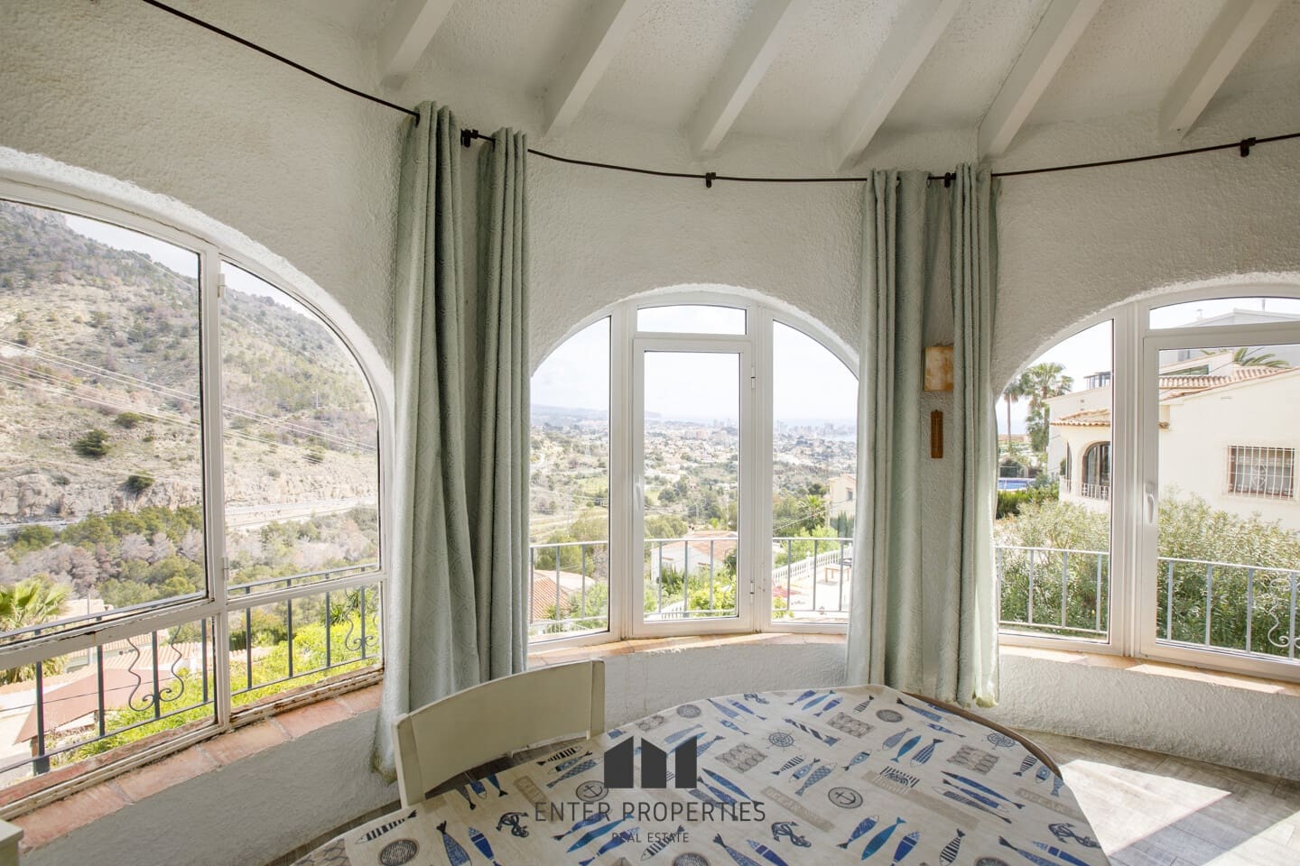 5 sypialnia Willa na sprzedaż w Calpe / Calp z basenem garażem - 635 000 € (Ref: 8920922)