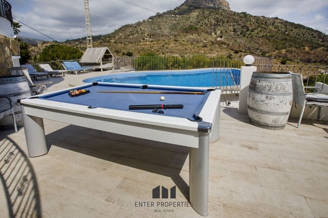 5 makuuhuone Huvila myytävänä paikassa Maryvilla, Calpe / Calp mukana uima-altaan 
autotalli - 635 000 € (Ref: 8920922)