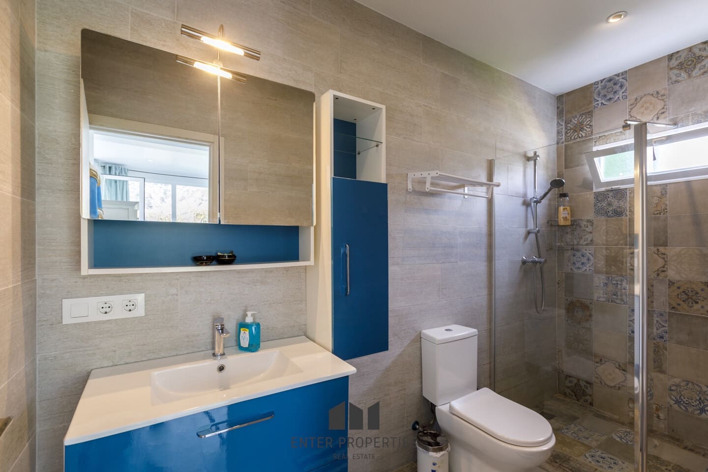 5 sypialnia Willa na sprzedaż w Calpe / Calp z basenem garażem - 635 000 € (Ref: 8920922)