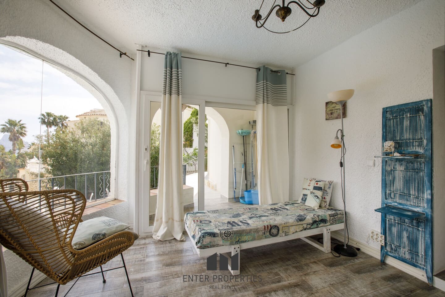 5 sypialnia Willa na sprzedaż w Calpe / Calp z basenem garażem - 635 000 € (Ref: 8920922)