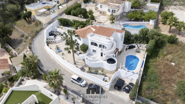 4 sypialnia Willa na sprzedaż w Maryvilla, Calpe / Calp z basenem garażem - 645 000 € (Ref: 8991984)