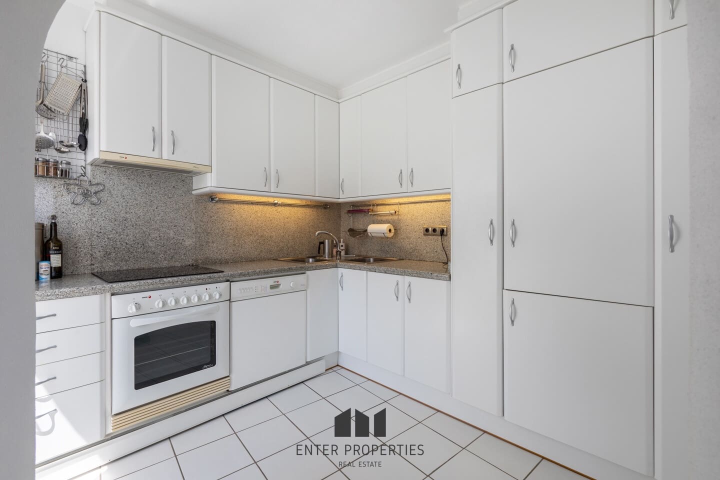 4 sypialnia Willa na sprzedaż w Calpe / Calp z basenem garażem - 645 000 € (Ref: 8991984)