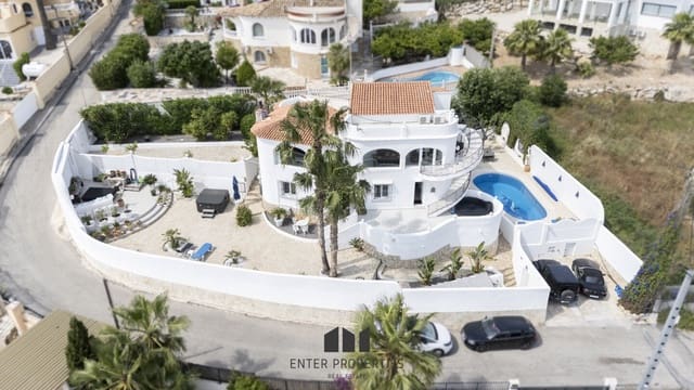 4 sypialnia Willa na sprzedaż w Maryvilla, Calpe / Calp z basenem garażem - 645 000 € (Ref: 8991984)