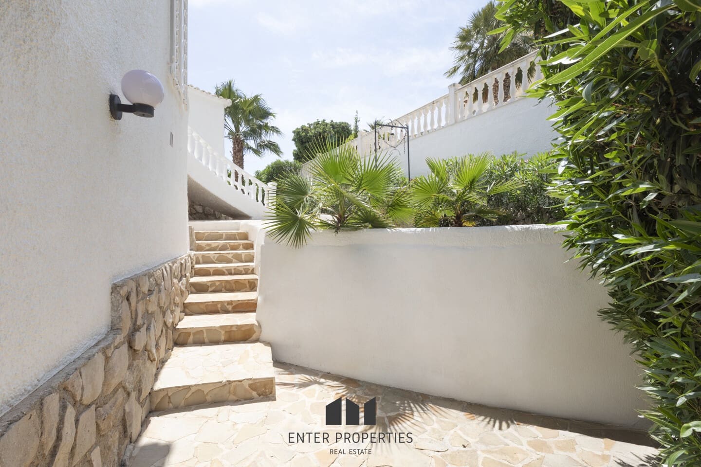 4 sypialnia Willa na sprzedaż w Calpe / Calp z basenem garażem - 645 000 € (Ref: 8991984)