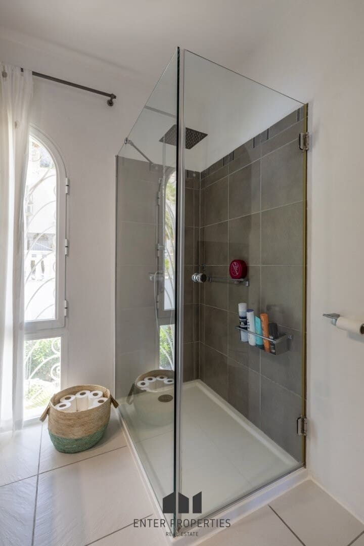 4 sypialnia Willa na sprzedaż w Calpe / Calp z basenem garażem - 645 000 € (Ref: 8991984)