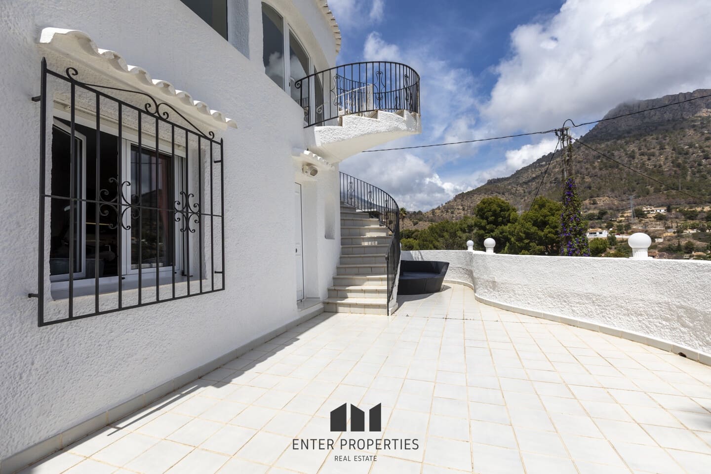 4 sypialnia Willa na sprzedaż w Calpe / Calp z basenem garażem - 645 000 € (Ref: 8991984)