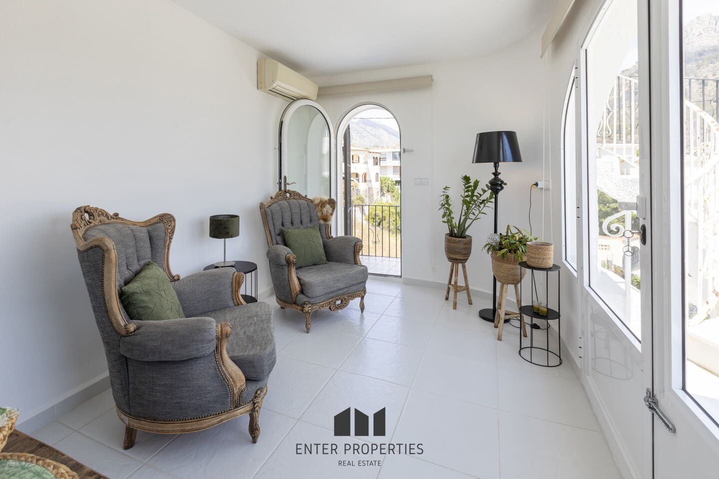 4 sypialnia Willa na sprzedaż w Calpe / Calp z basenem garażem - 645 000 € (Ref: 8991984)