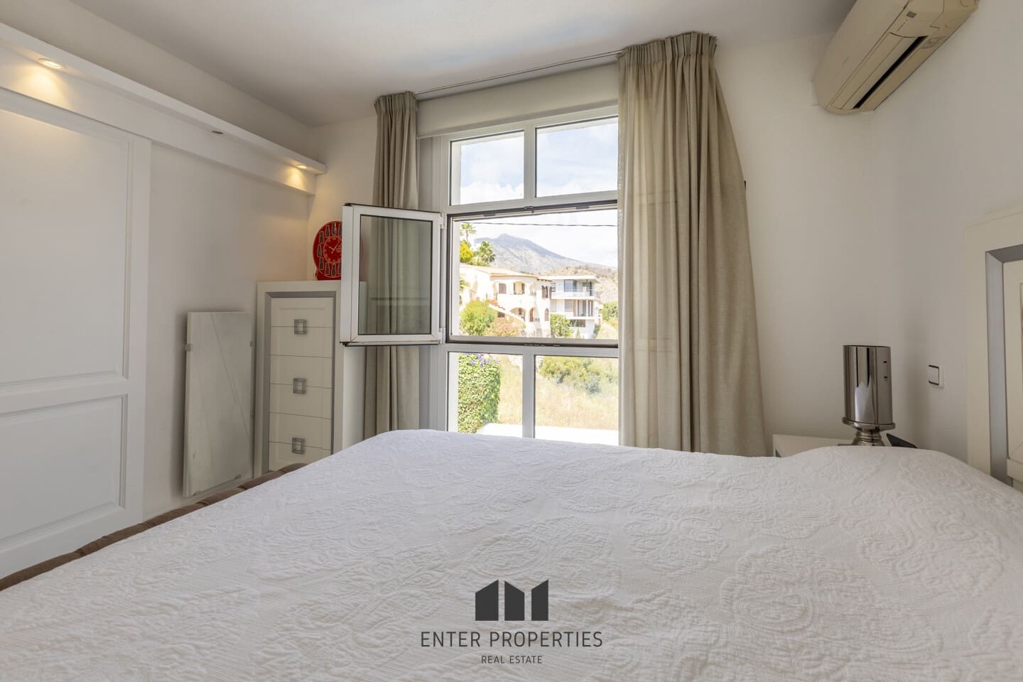 4 sypialnia Willa na sprzedaż w Calpe / Calp z basenem garażem - 645 000 € (Ref: 8991984)