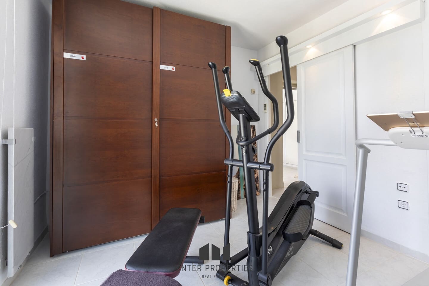 4 sypialnia Willa na sprzedaż w Calpe / Calp z basenem garażem - 645 000 € (Ref: 8991984)