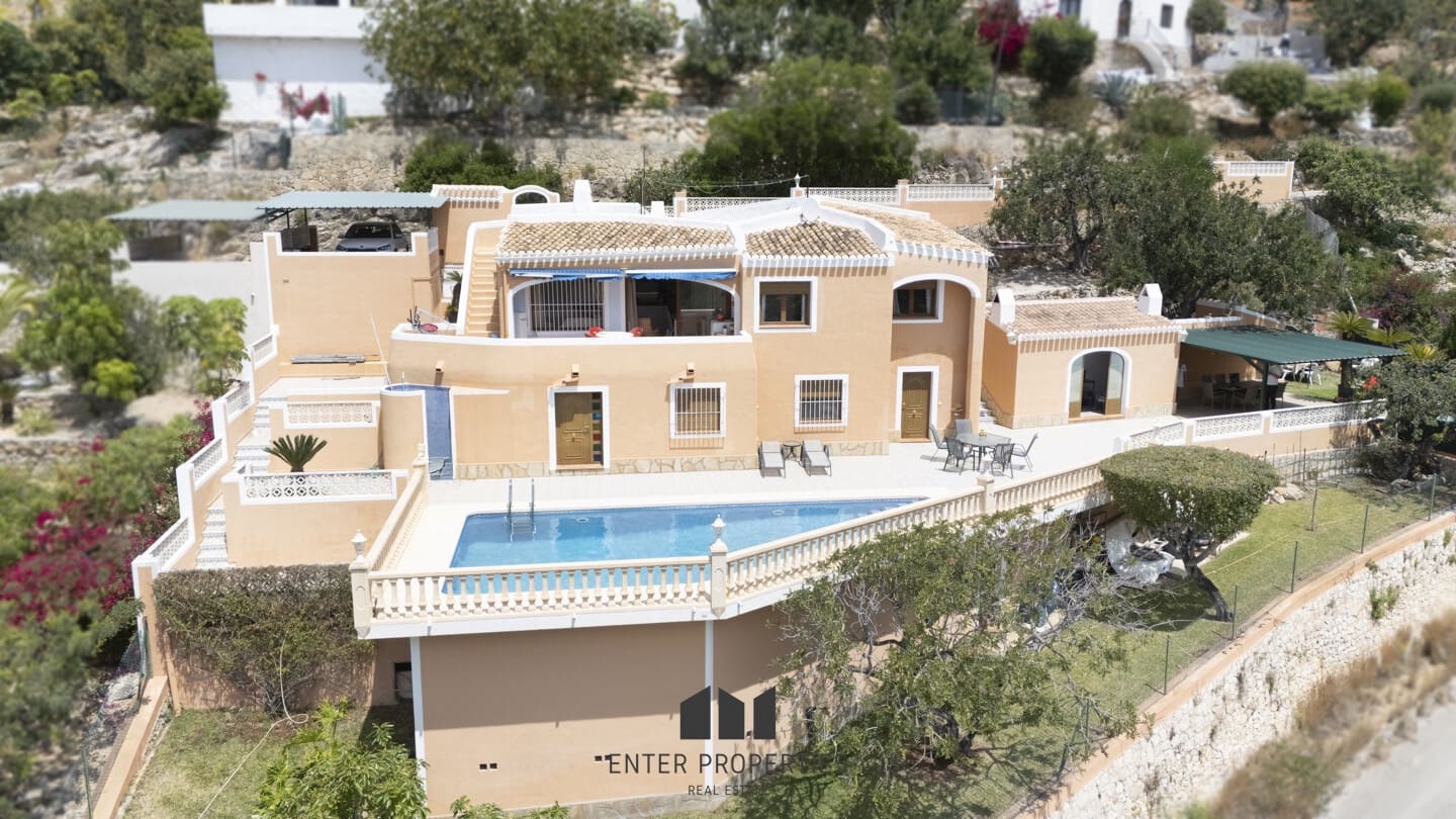 3 soveværelse Villa til salg i Javea / Xabia med swimmingpool garage - € 795.000 (Ref: 9013703)