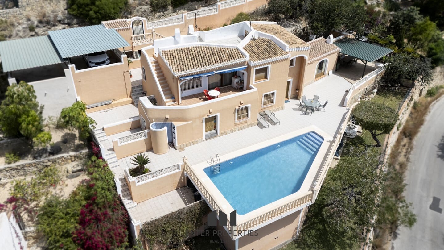 3 soveværelse Villa til salg i Javea / Xabia med swimmingpool garage - € 795.000 (Ref: 9013703)
