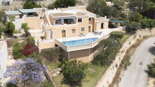 3 bedroom Villa for sale in Partida Tosal - Zona del Castellans, Javea / Xàbia with pool garage - € 795,000 (Ref: 9013703)