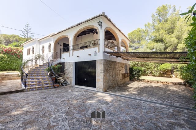 6 soveværelse Villa til salg i Centro ciudad, Javea / Xàbia med swimmingpool garage - € 850.000 (Ref: 9100448)