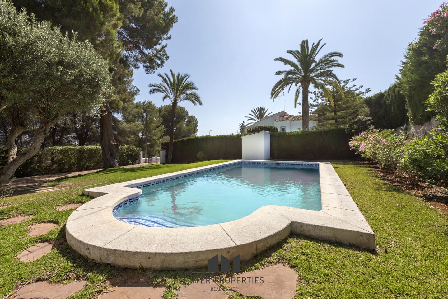 6 soverom Villa til salgs i Javea / Xabia med svømmebasseng garasje - € 850 000 (Ref: 9100448)
