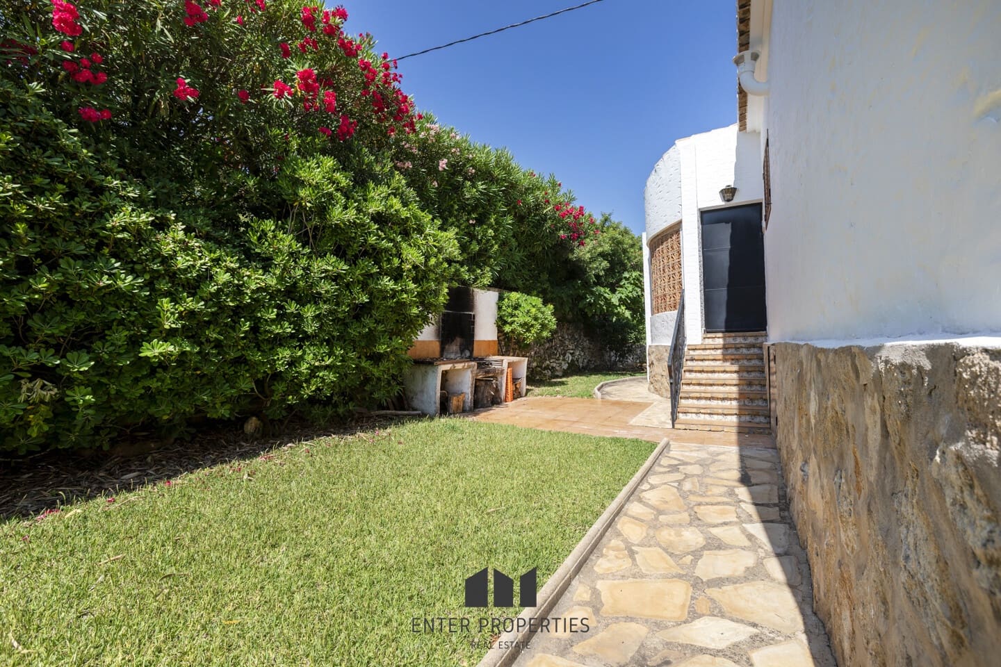 6 soverom Villa til salgs i Javea / Xabia med svømmebasseng garasje - € 850 000 (Ref: 9100448)