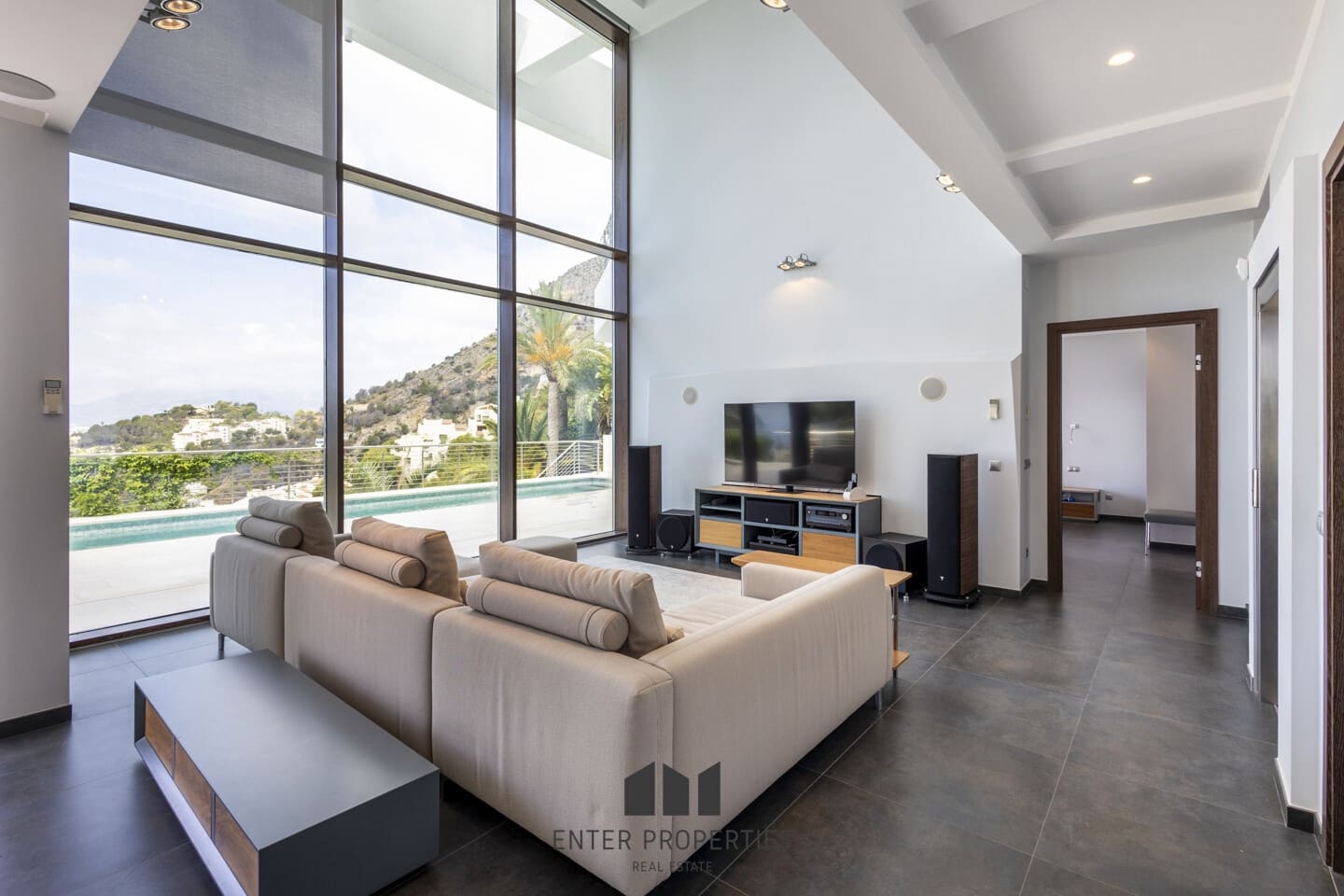 5 bedroom Villa for sale in Altea with pool - € 2,480,000 (Ref: 9127937)