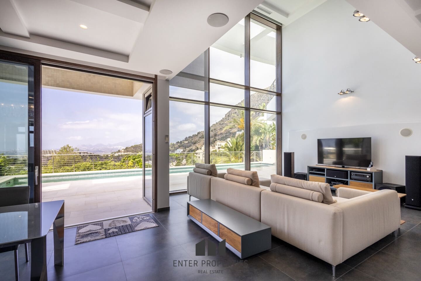 5 bedroom Villa for sale in Altea with pool - € 2,480,000 (Ref: 9127937)