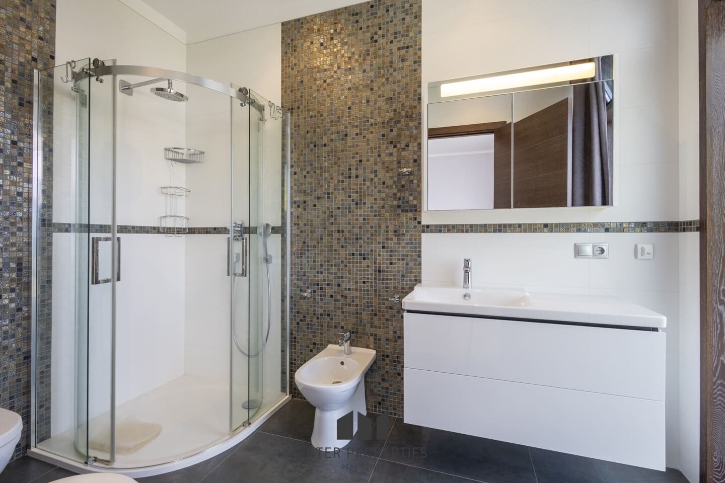 5 bedroom Villa for sale in Altea with pool - € 2,480,000 (Ref: 9127937)