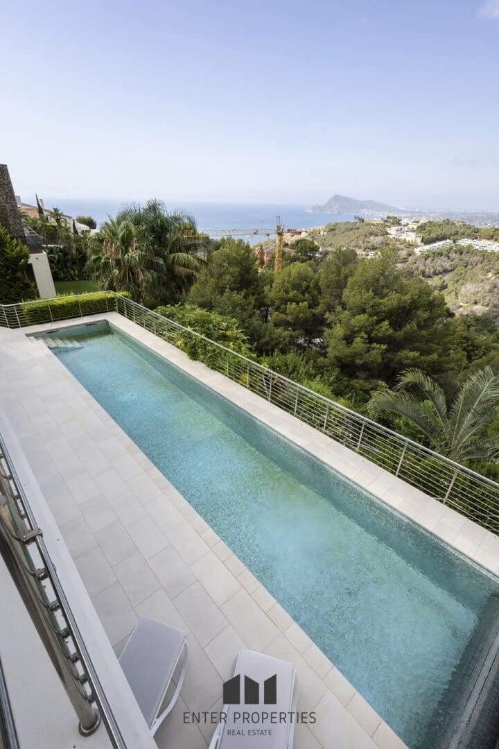 5 bedroom Villa for sale in Altea with pool - € 2,480,000 (Ref: 9127937)