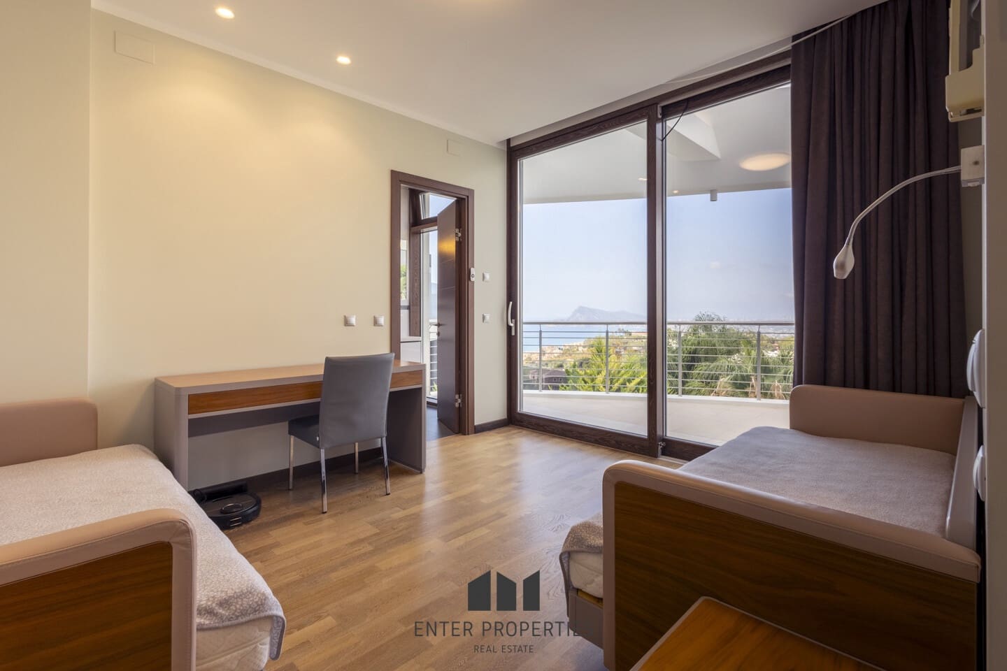 5 bedroom Villa for sale in Altea with pool - € 2,480,000 (Ref: 9127937)