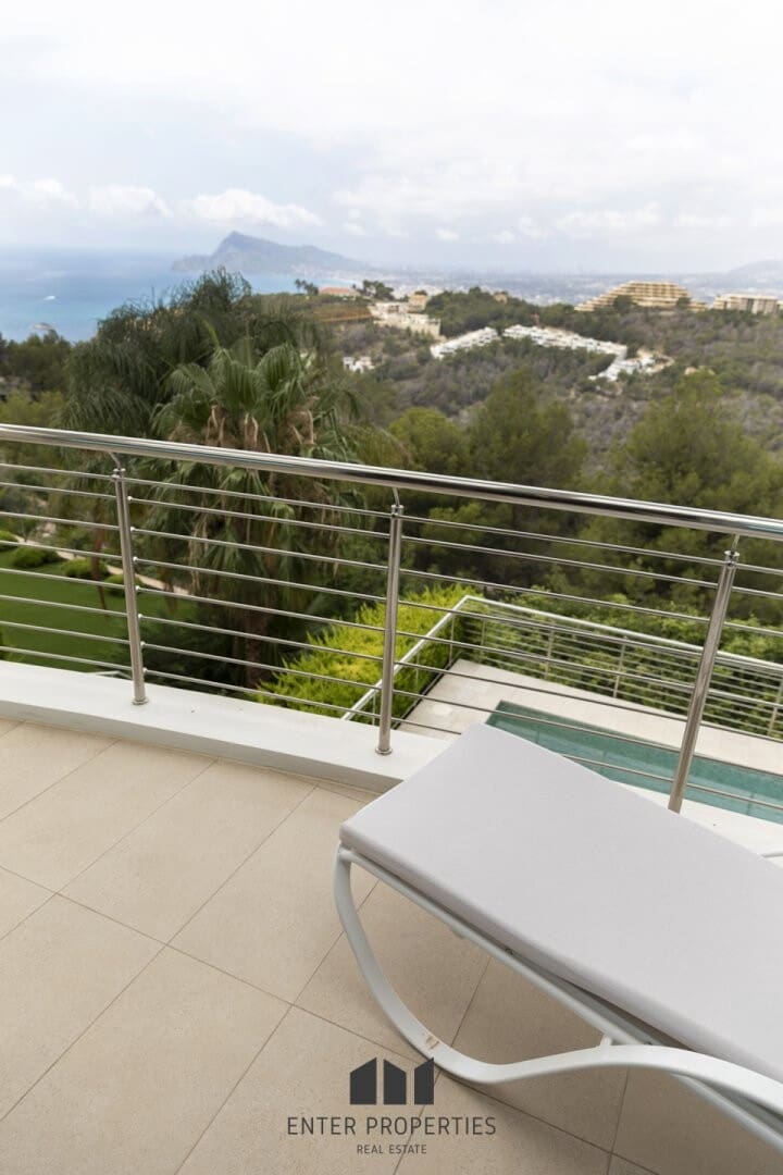 5 bedroom Villa for sale in Altea with pool - € 2,480,000 (Ref: 9127937)