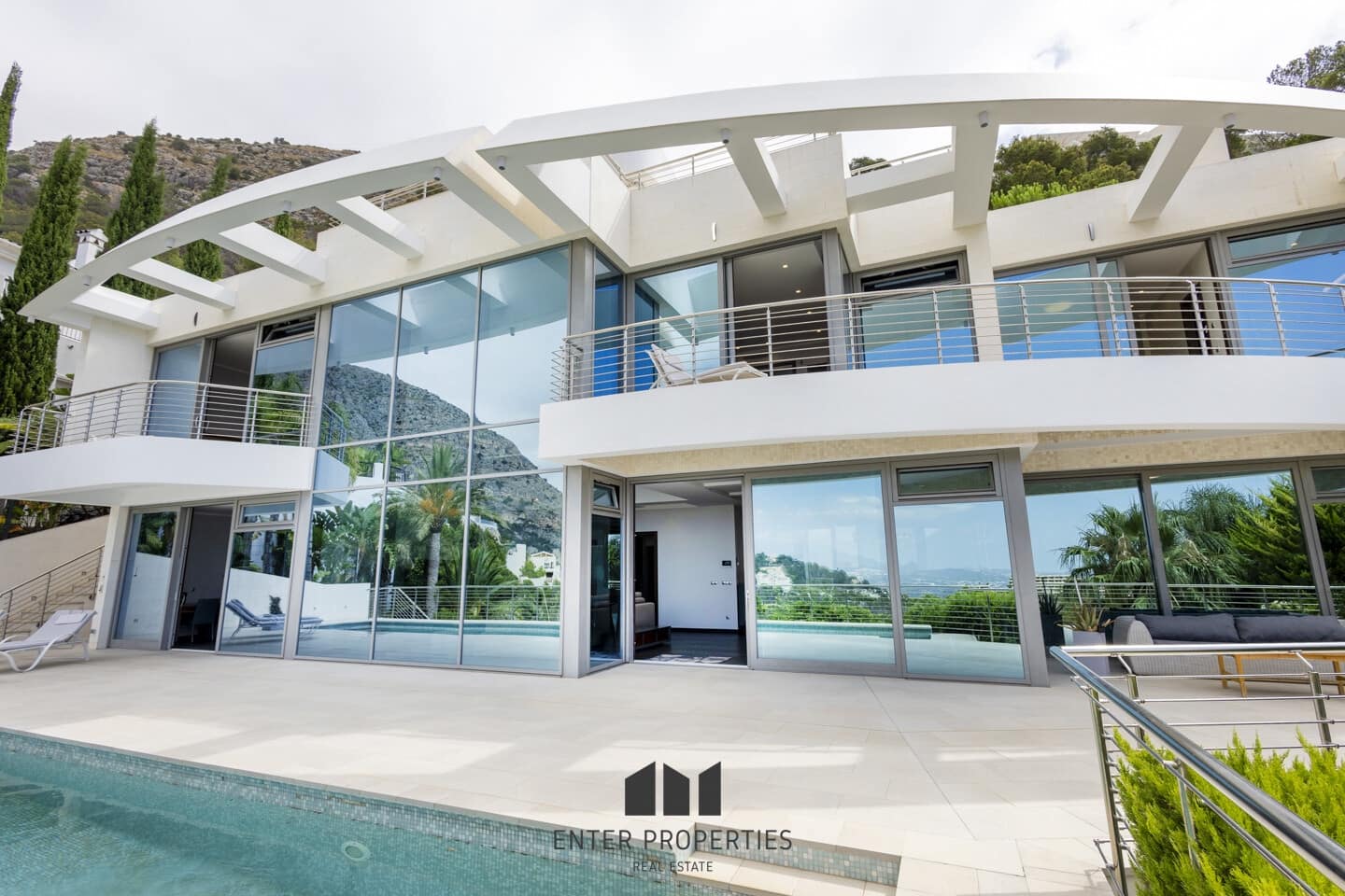 5 bedroom Villa for sale in Altea with pool - € 2,480,000 (Ref: 9127937)