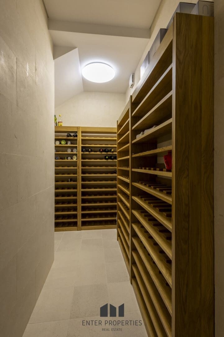 5 bedroom Villa for sale in Altea with pool - € 2,480,000 (Ref: 9127937)