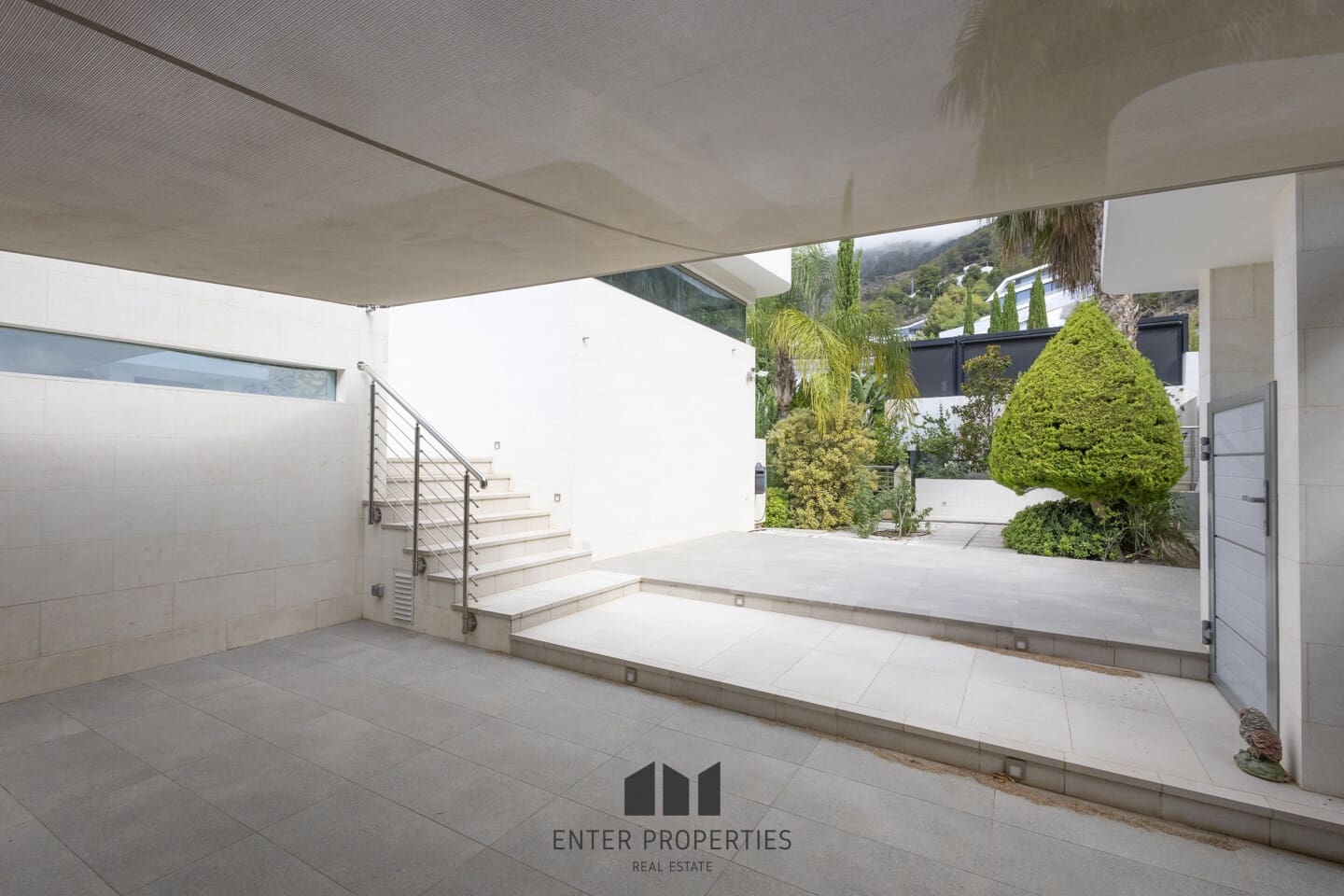 5 bedroom Villa for sale in Altea with pool - € 2,480,000 (Ref: 9127937)