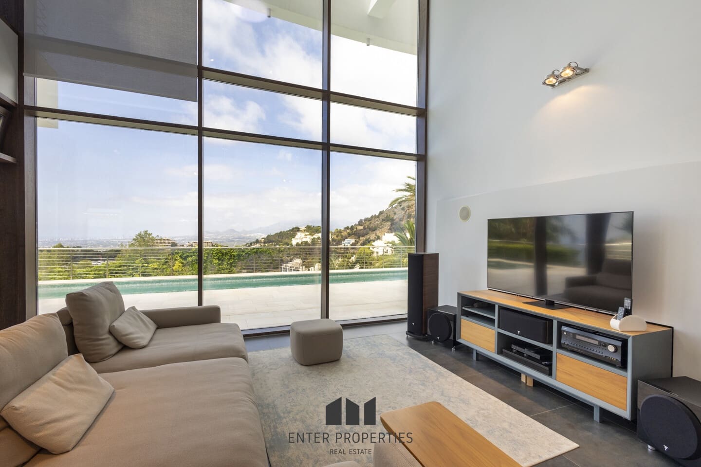 5 bedroom Villa for sale in Altea with pool - € 2,480,000 (Ref: 9127937)