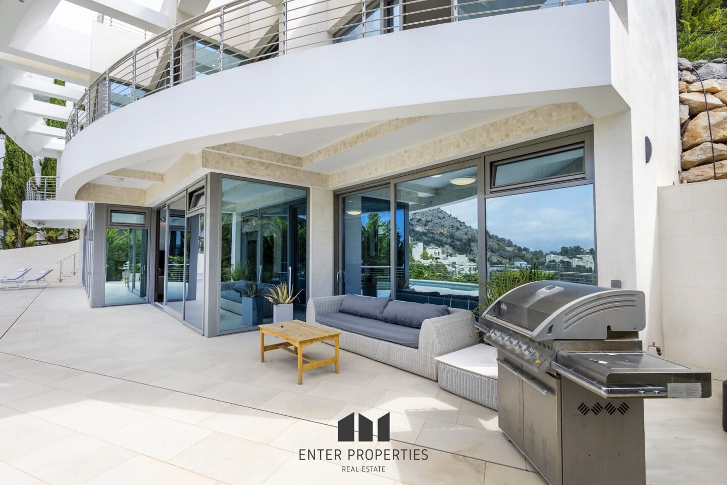 5 bedroom Villa for sale in Altea with pool - € 2,480,000 (Ref: 9127937)