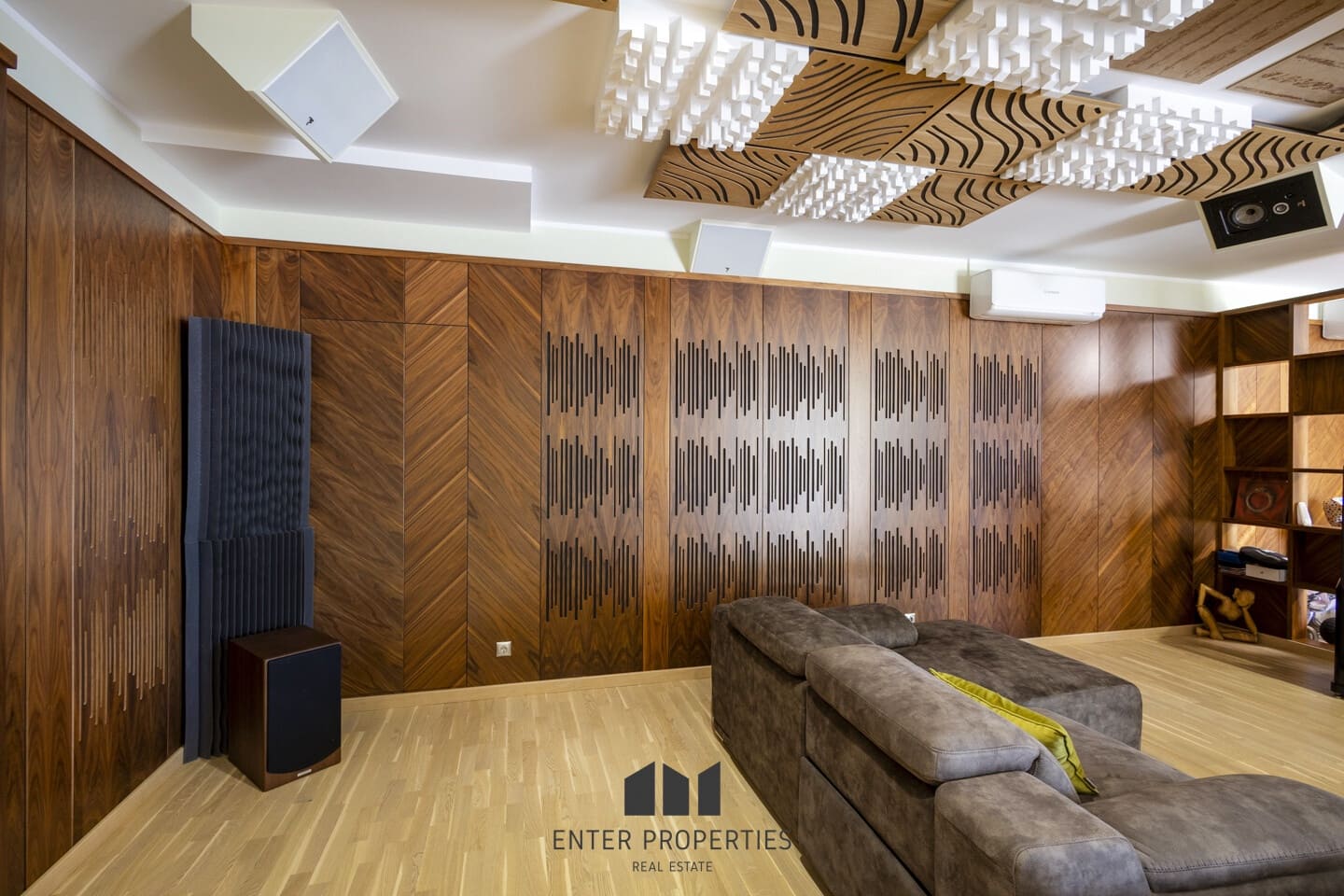 5 bedroom Villa for sale in Altea with pool - € 2,480,000 (Ref: 9127937)