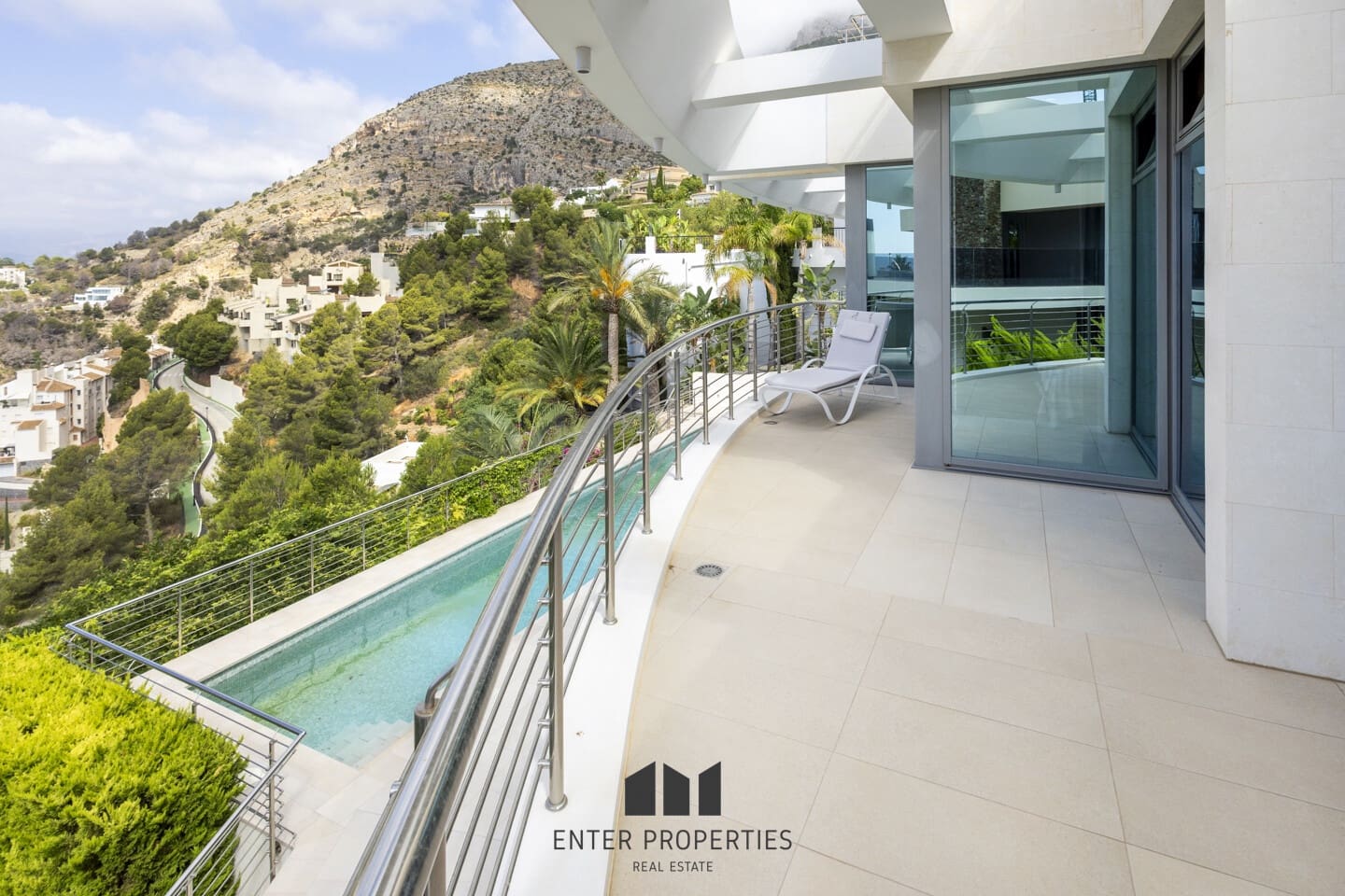 5 bedroom Villa for sale in Altea with pool - € 2,480,000 (Ref: 9127937)