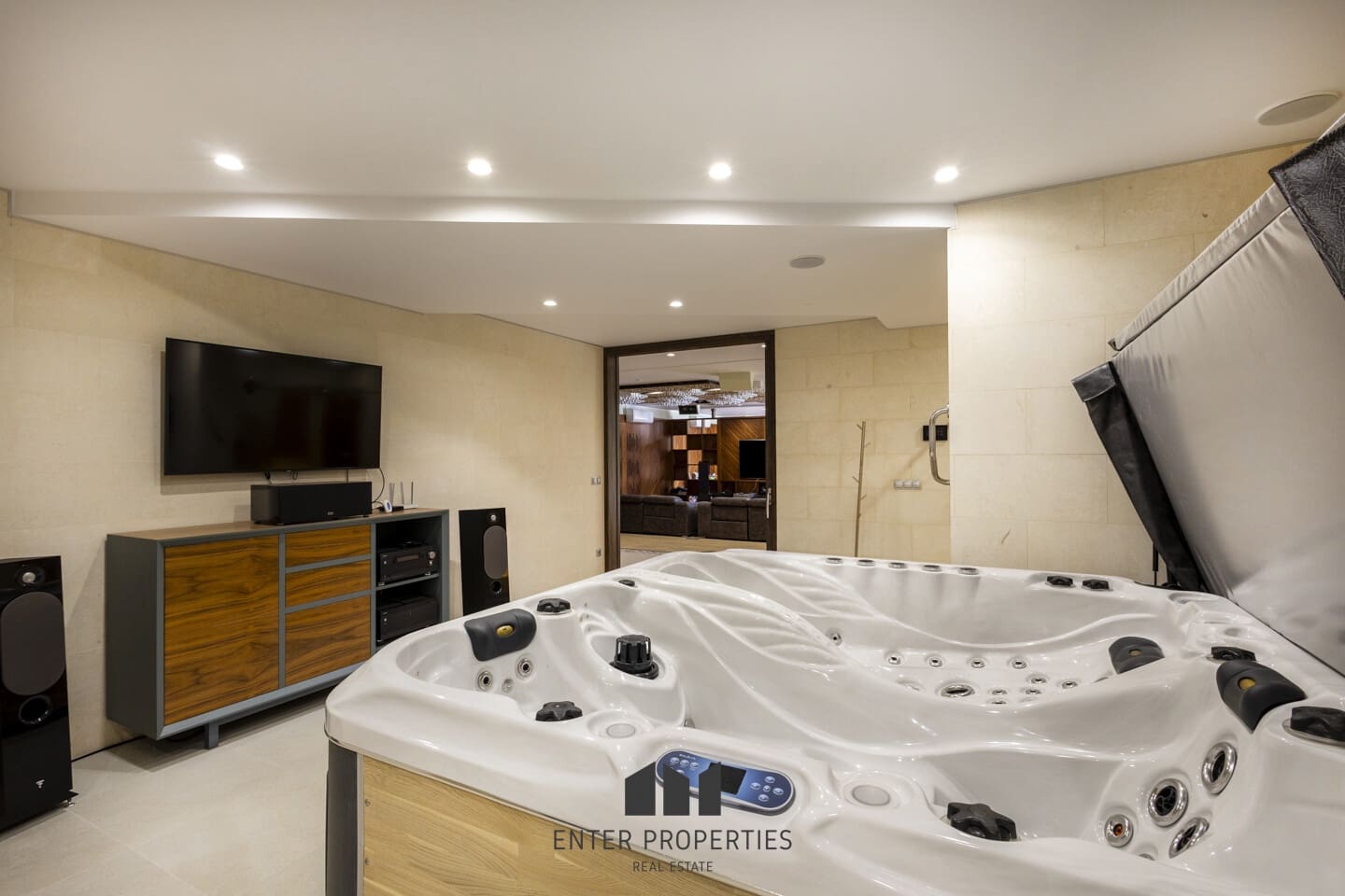 5 bedroom Villa for sale in Altea with pool - € 2,480,000 (Ref: 9127937)