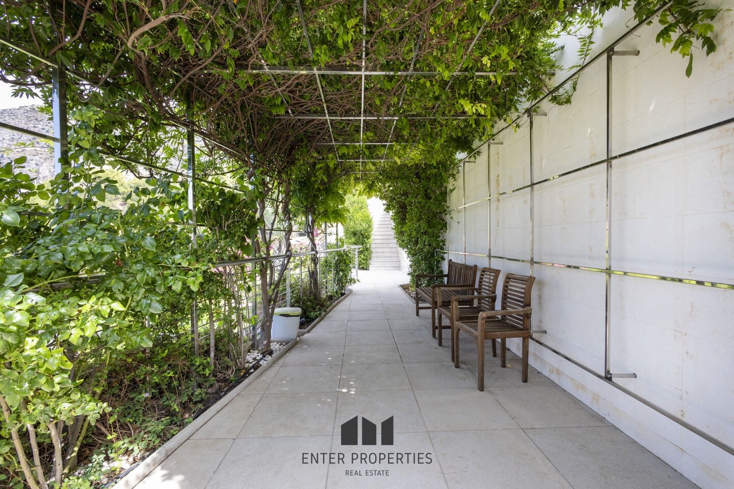 5 bedroom Villa for sale in Altea with pool - € 2,480,000 (Ref: 9127937)