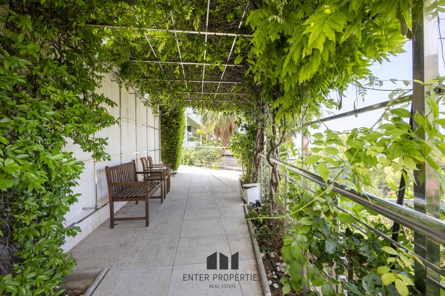 5 bedroom Villa for sale in Altea with pool - € 2,480,000 (Ref: 9127937)